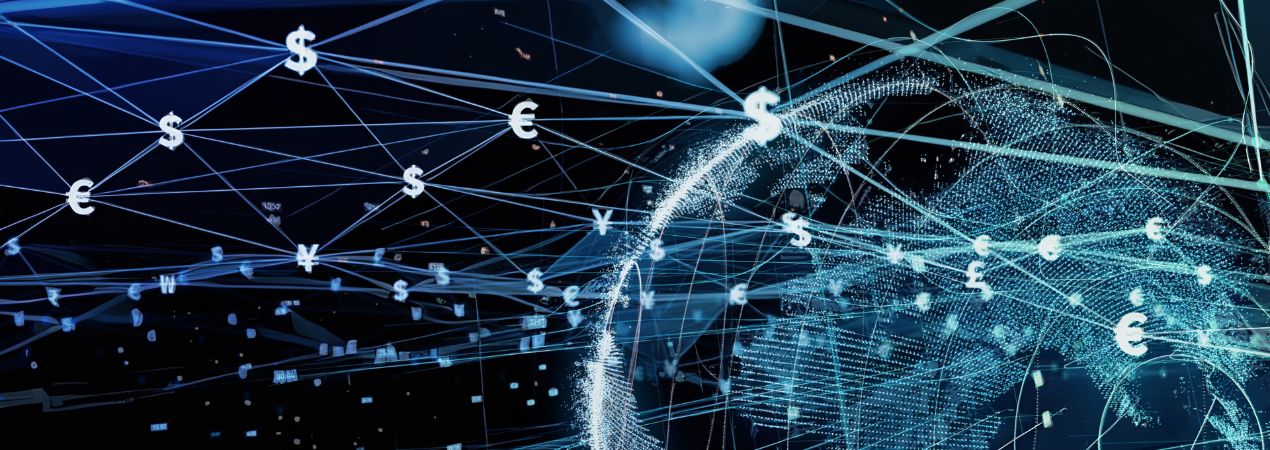 símbolos de dolar y euro alrededor de una bola del mundo.