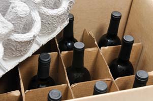 20160309_iStk_18735196-Wine-bottles-in-carton.jpg