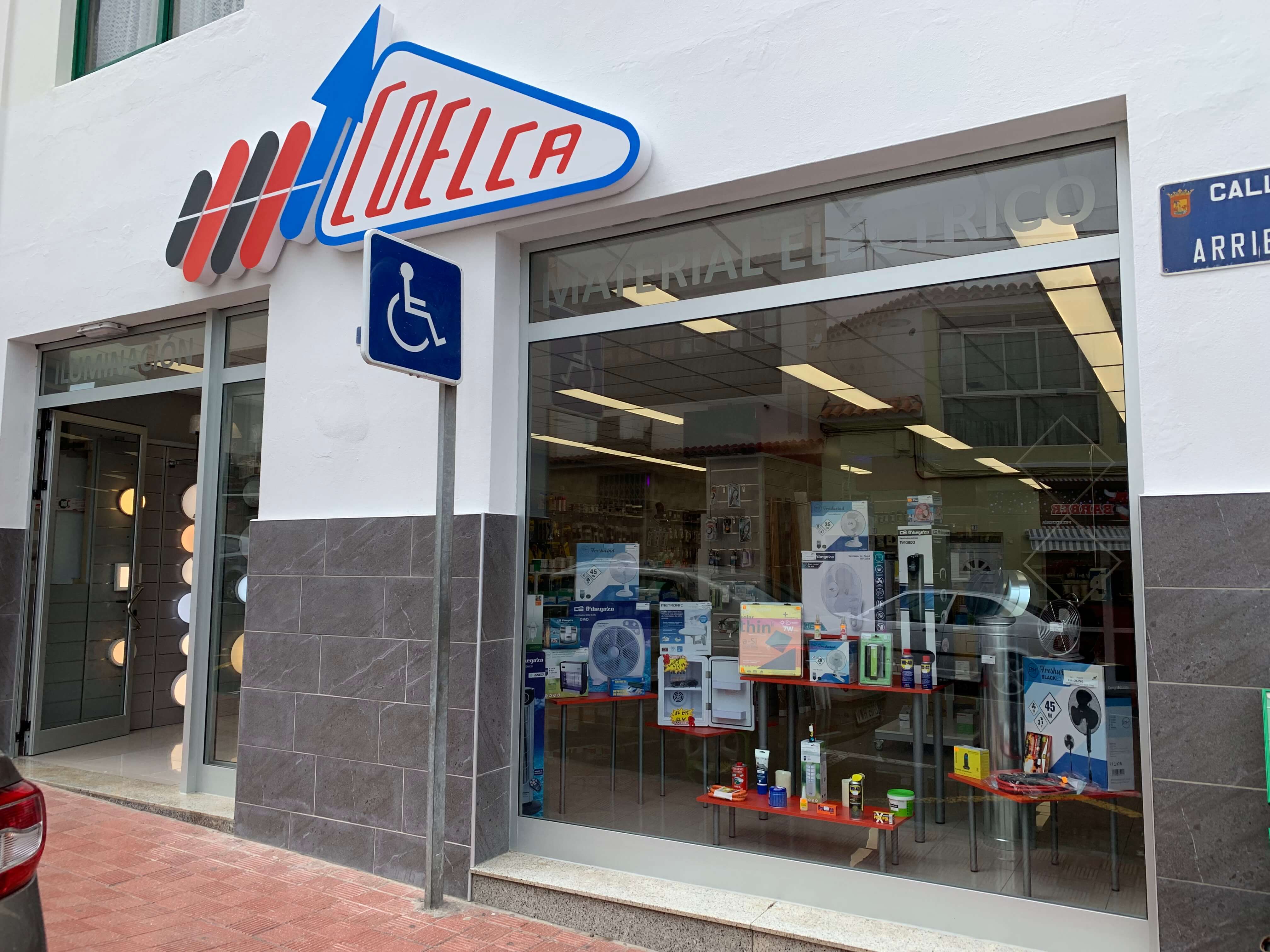 Exterior tienda Coelca - Tejina